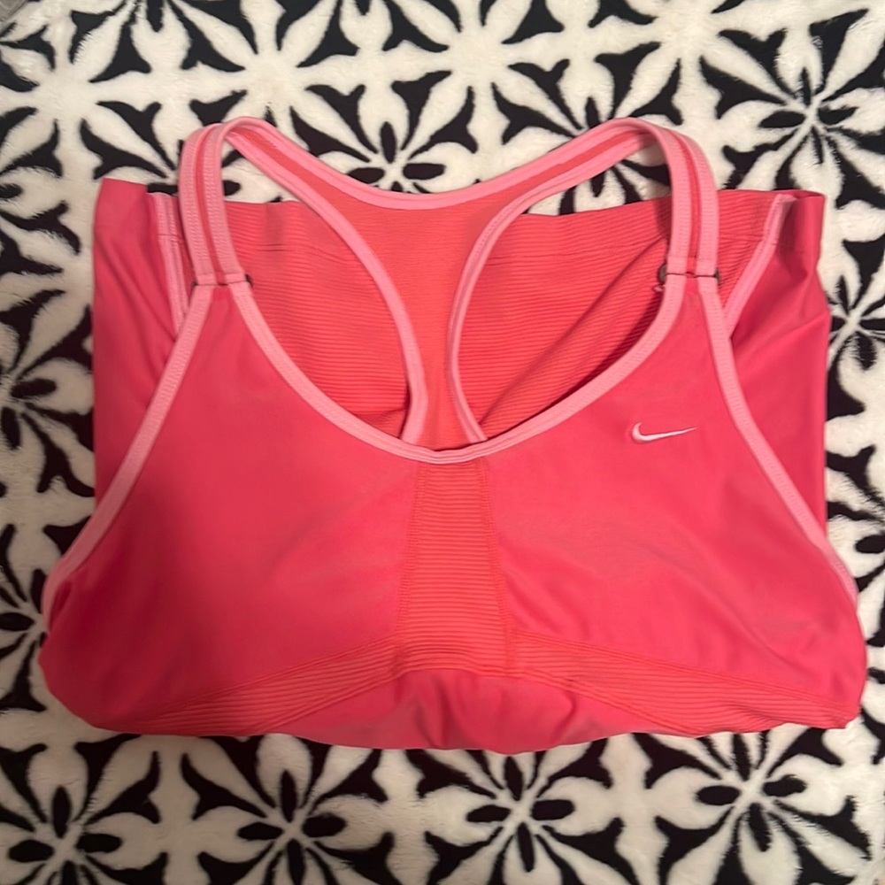 Women’s workout top